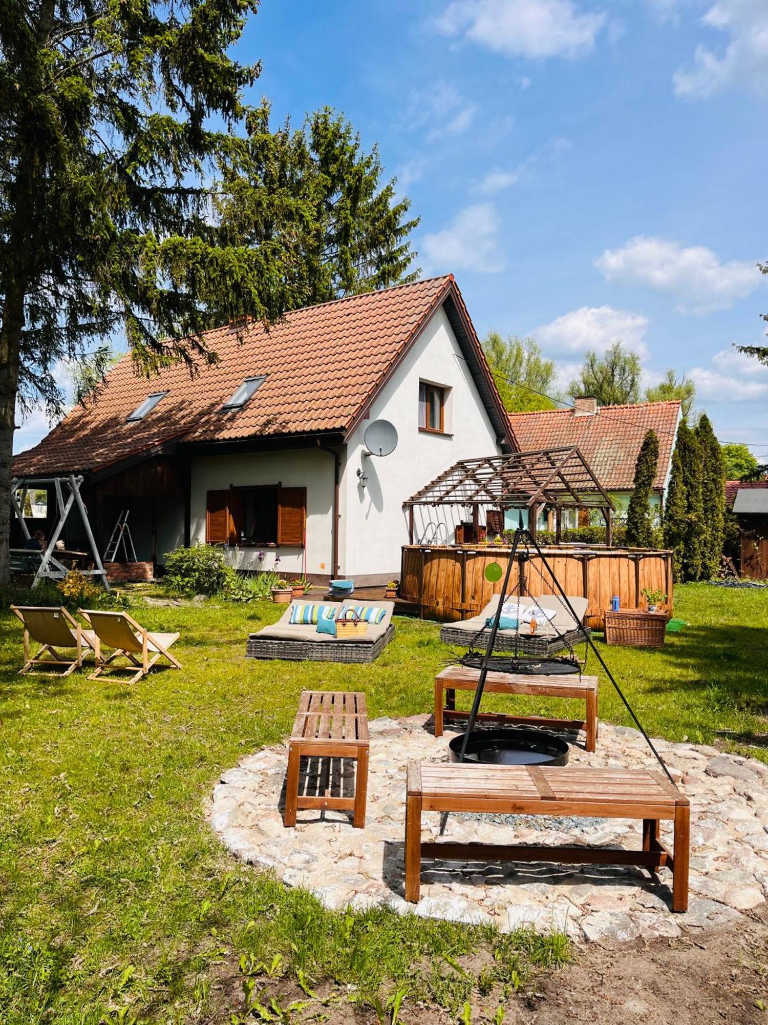 Uroczy dom nad jeziorem Śniardwy tuż obok plaży Nowe Guty Zewnętrze zdjęcie